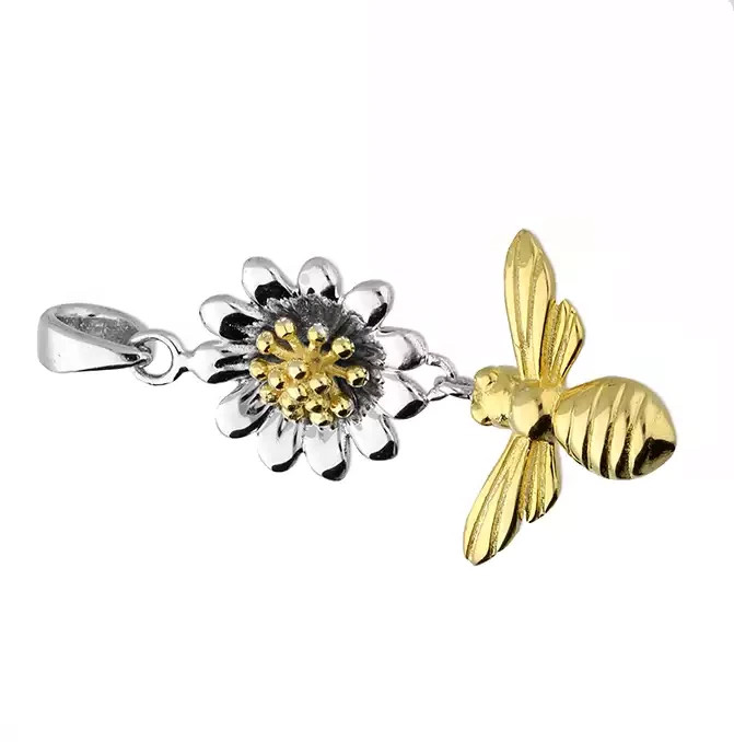 Daisy Bumble Bee Pendant 18ct Yellow Gold Plated Hallmarked All Chain Lengths
