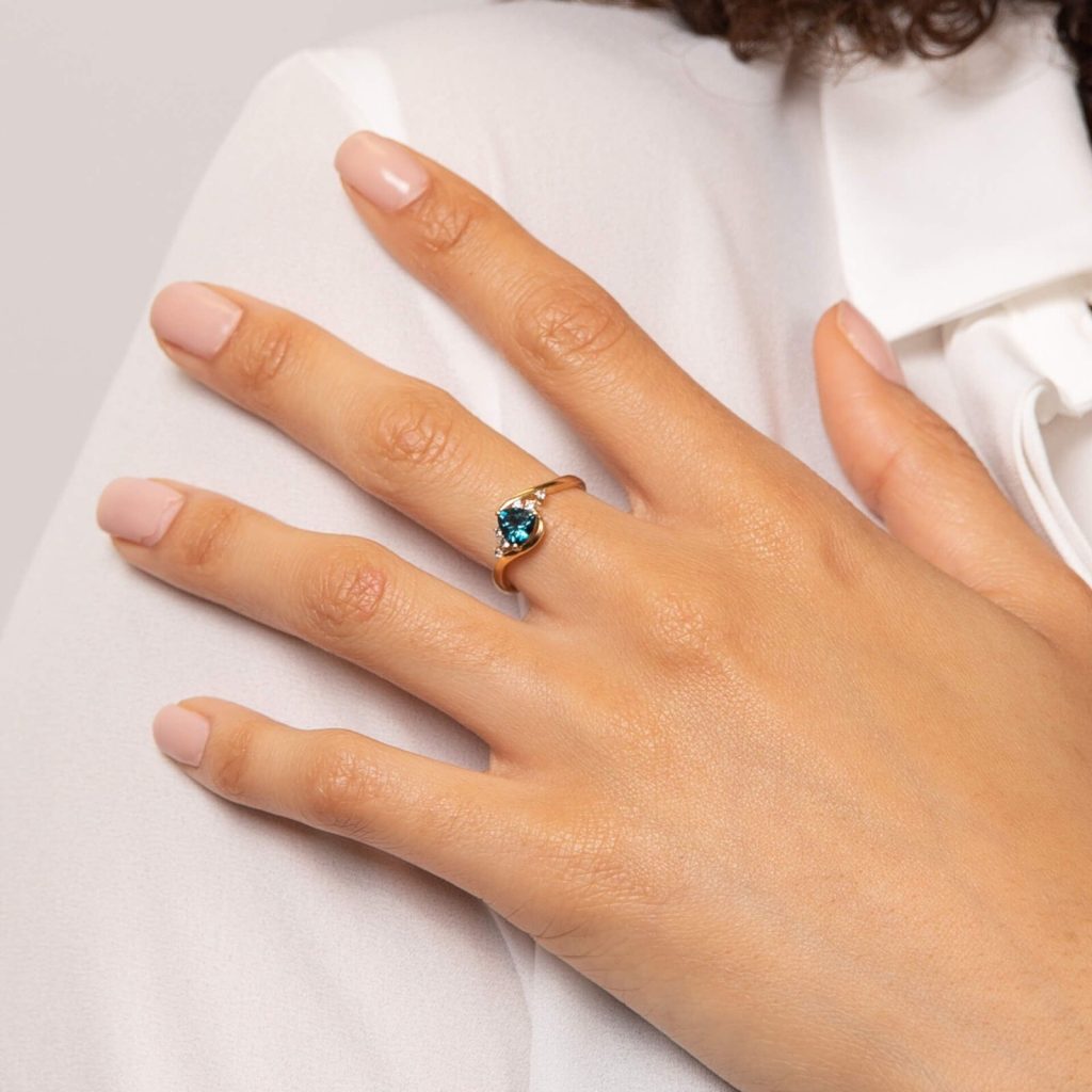 Trillion Blue/White Topaz Ring 9ct Yellow Gold 375 Hallmarked Ring Sizes L - Q